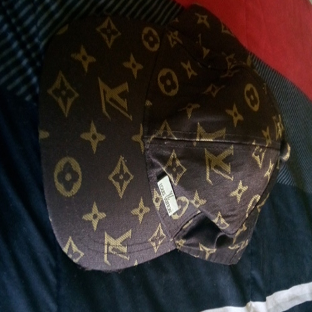 Hat - Picture 3 of 3